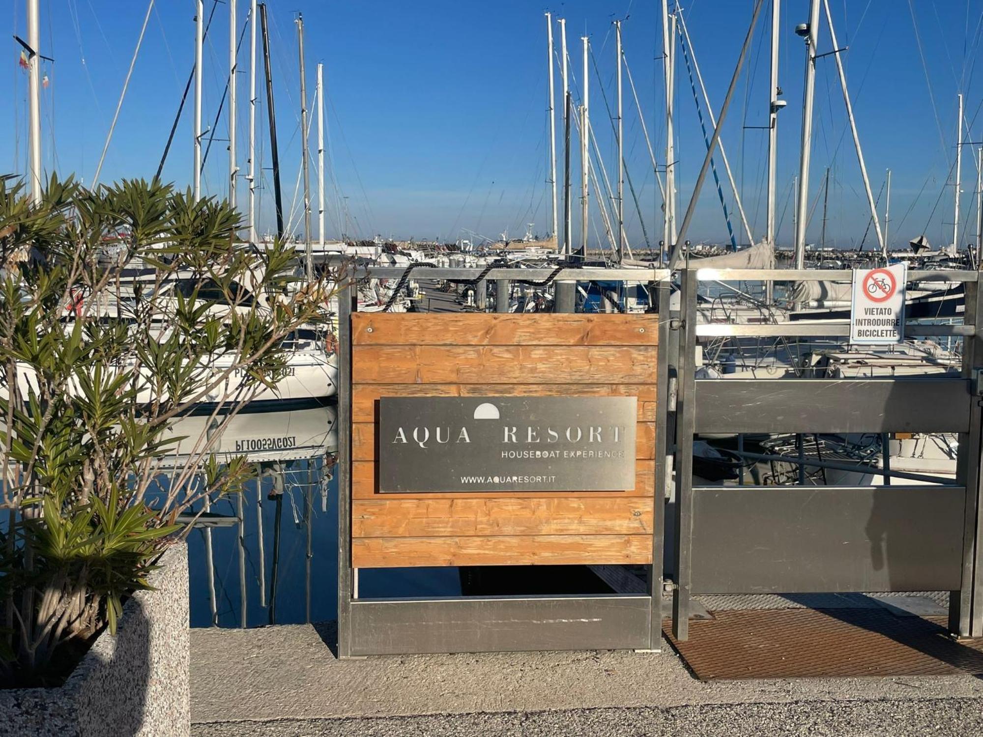 Aqua Resort Giulianova - Houseboat Experience Екстер'єр фото
